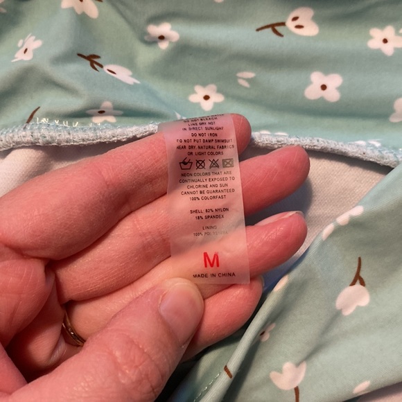 2/$30 - Cute Bikini - Sz. M 🐬 - Picture 3 of 5